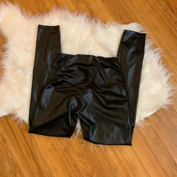 X.J. BOOST Sexy Black Faux Leather Leggings 🌿 - Picture 4 of 10